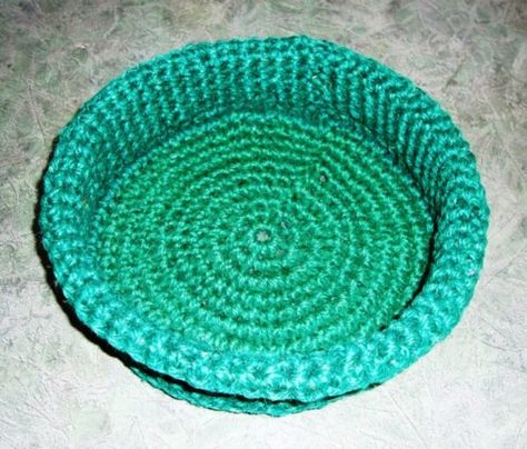 Yarn Scraps, Water Tray, Crochet Slipper Pattern, Jute Basket, Easy Crochet Stitches, Quick Stitch, Round Basket, Easy Stitch, House Things