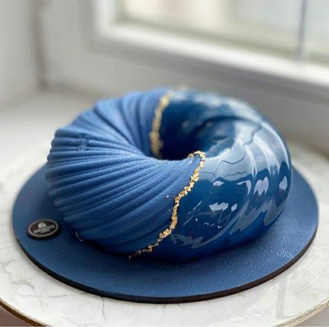 Geometric Cake, Fine Dining Desserts, Mirror Glaze Cake, 귀여운 음식 그림, Elegant Birthday Cakes, Pretty Dessert, Creative Birthday Cakes, Blue Cakes, Pastry Art