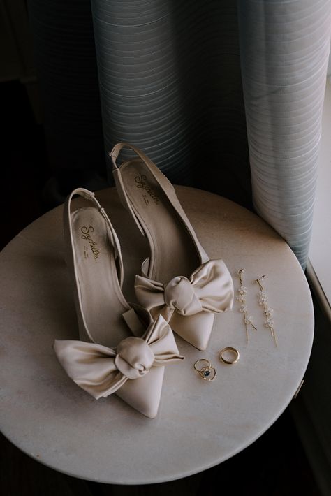 Wedding Kitten Heels, Dream Wedding Shoes, Bride Heels, Heels Kitten, Shoes Inspiration, Perfect Wedding Shoes, Wedding Shoes Bride, Designer Pumps, Shoe Inspiration