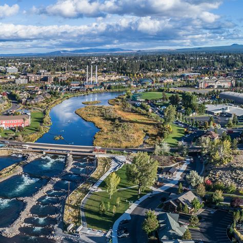 These are the best restaurants and hotels in Bend, Oregon, plus recommendations for enjoying the great outdoors, the Deschutes River, and shopping in the area. Cottage Restaurant, Warm Springs, Oregon City, Whitewater Rafting, Central Oregon, Summer Adventures, Best Restaurants, America Travel, Great Outdoors