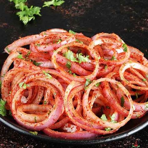 Indian Onion Salad, Madhur Jaffrey Recipes, Salad Indian, Onion Salad Recipe, Grilled Snacks, Indian Salad, Raw Onion, Indian Chutney Recipes, Indian Salads