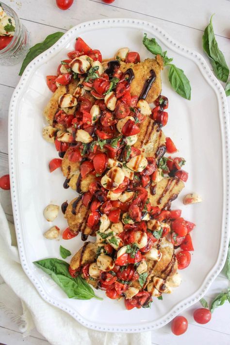 Bruschetta Caprese Chicken Cutlets — Lauren Twigge Nutrition Bruschetta Caprese, Caprese Bruschetta, Chicken Cutlet Recipes, Toasted Crostini, Easy Bruschetta, Honey Soy Chicken, Chicken Cutlet, Cooking Whole Chicken, Cranberry Chicken