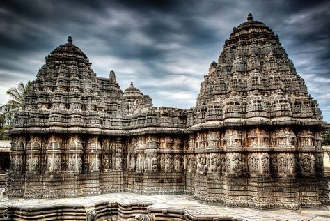 Karnataka Architecture, About Hinduism, Hoysala Architecture, Facts About Life, Leo Woman, Sanctum Sanctorum, Ancient Indian Architecture, Temple Photography, Dhoni Wallpapers