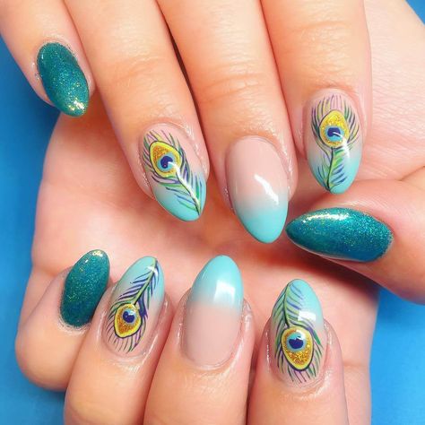 Peacock Nail Art Designs - K4 Fashion Peacock Nail Designs, Peacock Nail Art, Peacock Nails, Feather Nail Art, Indian Nails, Quick Nail Art, Feather Nails, Fancy Nails Designs, Green Nail