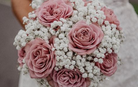 Dusky Pink Bouquet Wedding, Dusty Pink Flower Bouquet, Pink Roses And Peonies Bouquet, Dusty Pink Wedding Flowers, Dusky Pink Bridesmaid Dresses, Bride Bouquet Pink, Winter Wedding Flowers Bouquets, Dusky Pink Wedding, Pink Rose Wedding Bouquet