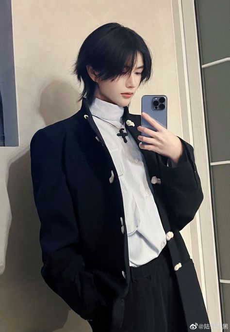 Japan Men Hairstyle, Douyin Tomboy Outfits, Asian Long Hair Men, Douyin Haircut, Tomboy Douyin, Douyin Men, Tomboy Long Hair, Black Hair Japanese, Japanese Men Hairstyle