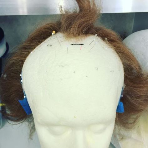 Pennywise Hair Pennywise Wig, It Behind The Scenes, Wig Maker, Behind The Scenes Pictures, Movie Costumes, Stephen King, Behind The Scenes, Wigs, Tv Shows