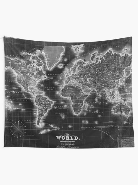 Bedroom Alt, Teen Guy Bedroom, Baddie Room Ideas, Collage Dorm Room, World Map Tapestry, Grey Tapestry, Cool Tapestries, Black And White Picture Wall, Teenage Room