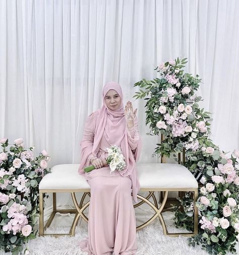 Tunang Ideas, Pelamin Tunang, Simple Classic Wedding, Decor Backdrop, Classic Wedding, Wedding Classic, Paper Flowers, Wedding Decorations, This Is Us