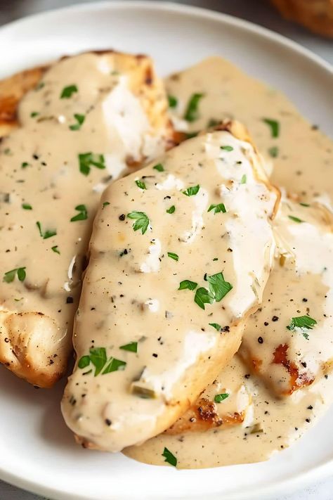 Easy Cream Cheese Chicken Recipes, Chicken Snitchel Meals, Easy Cream Cheese Chicken, Chicken Recipes With Cream Cheese, Creamed Chicken, Chicken And Cheese Recipes, Pan Fried Chicken, Skillet Recipes, Fried Chicken Breast