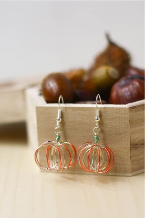 If you want to make your own jewelry at home and need some step by step tutorial ideas, check out these super creative DIY earrings for inspiration to get started! Halloween Earrings Diy, Halloween Diy Tutorials, Wire Pumpkin, Diy Earrings Tutorial, Halloween Jewelry Diy, Yellow Gold Diamond Earrings, Ruby Earrings Studs, Pumpkin Earrings, Earrings Diy