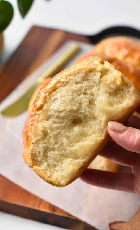 These Yogurt Buns are ridiculously simple, yeast-free and sugar-free bread rolls make with just 3 ingredients and ready in under 40 minutes. Yeast Free Buns, Vegan Yogurt Bread, Mcas Diet, Yogurt Buns, Yoghurt Bread, Yeast Free Bread, Sugar Free Bread, Conscious Plant Kitchen, Yeast Free Recipes