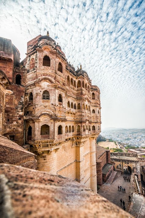 Rajasthan Fort, Indian Fort, Mehrangarh Fort Jodhpur, Hindu Architecture, Royal Salute, Mehrangarh Fort, India Travel Places, Backpacking India, India Architecture