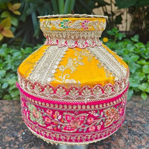 Gorgeous steel kalsi with a lid used for wedding ,ghadoli, bhagwat, satyanarayan Katha and many more rituals and festivities DM @rangrata_ to buy WhatsApp+918448428629 Any colour can be customised as per the requirement Kalash Decoration Indian Weddings, Pot Decorating Ideas Indian, Kalash Decoration, Manpreet Kaur, Fruit Birthday Party, Indian Wedding Gifts, Thali Decoration, Pots Diy, Thali Decoration Ideas