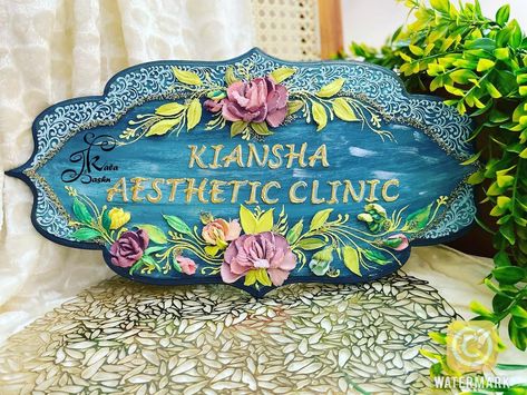 Sculpture Painting Name Plate, Clay Plaques Ideas, Trophy Ideas, Name Plate Design, Indian Arts, Indian Arts And Crafts, Wood Pallet Art, Clay Wall Art, Clay Wall