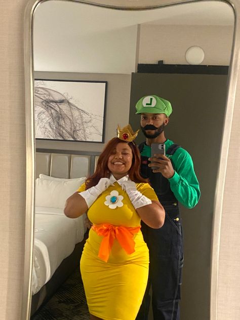 Yoshi And Birdo Mario Costume, Diy Princess Daisy Costume Women, Luigi And Daisy Halloween Costume, Daisy Luigi Costume, Easy Mario Character Costume, Daisy Mario Kart Costume, Princess Daisy And Luigi Costume, Diy Princess Daisy Costume, Killer Couple Costumes