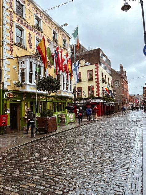 Streets in dublin ireland 2030 Vision, Grafton Street Dublin, Dream Life Board, Ireland Aesthetic, Dublin Street, Grafton Street, Ireland Vacation, Ireland Trip, Always In My Heart