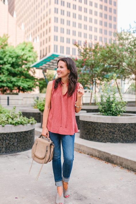 Coral Sweater Outfit Fall, Button-up Light Indigo Denim Top For Fall, Coral Top Outfit, Salmon Cardigan Outfit, Coral Button Up Shirt Outfit, Coral Cardigan Outfits Fall, Coral Top, Fall Transition Outfits, Houston Fashion