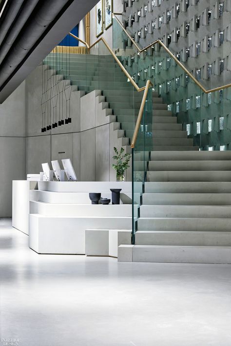 Stair Seating Design, Hotel Staircase Design, Feature Stairs, Grand Stairs, Cruise Design, Neo Baroque, Shower Fittings, Restaurant Concept, Lobby Design