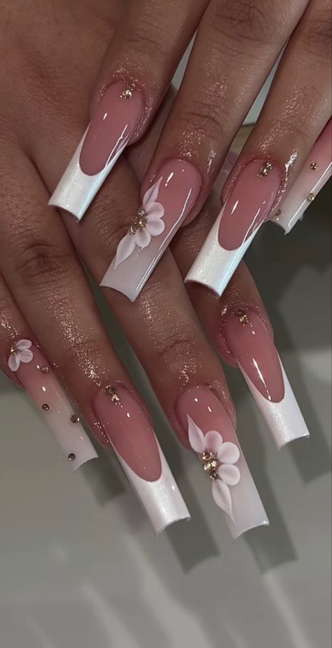 Cute Nails For Quinceanera, Mexican Baddie Nails, Latina Nail Inspo Medium, Cute Latina Nails, Xv Nails, White Nails Ideas, Mexican Nails, Nails Birthday, Acrylic Nails Nude