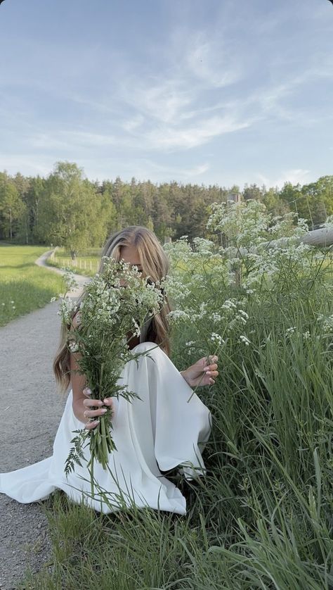 Spring Vibes, Feminine Aesthetic, Pinterest Girls, Country Life, Aesthetic Photo, Primavera Estate, Summer Aesthetic, Life Is Beautiful, Instagram Feed