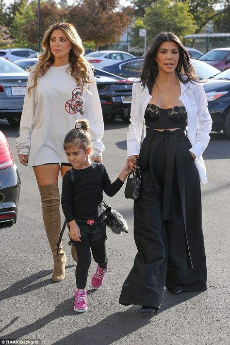 Lace Bra Outfit, Breakfast Outfit, Unbuttoned Shirt, Larsa Pippen, Estilo Kardashian, Penelope Disick, Kourtney Kardashian Style, Bra Outfit, Kardashian Kids