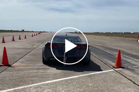 Watch This Corvette Z06 Reach Over 240 MPH In One Mile - Very little has been left standard on this limited edition Corvette. Corvette Grand Sport, Chevrolet Corvette Z06, Suzuki Hayabusa, Corvette Convertible, Corvette Z06, Shelby Gt500, Mustang Shelby, Chevrolet Corvette, Outdoor Gear