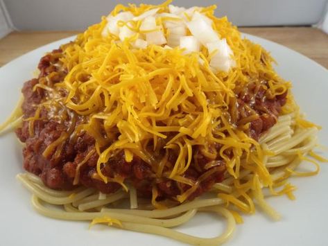 Skyline Chili Recipe, Vegan Chili Crockpot, Ohio Recipes, Vegetarian Chili Crock Pot, Cincinnati Chili Recipe, Cincinnati Style Chili, Skyline Chili, Cincinnati Chili, Vegetarian Recipes Dinner Healthy