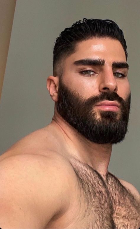 (9) Lions & Tigers & Musclebears, Oh my! on Tumblr Men Chest Hair, Handsome Bearded Men, Mens Haircuts Short Hair, Mens Facial, Men's Facial Hair, Handsome Arab Men, Handsome Older Men, Awesome Beards, Arab Men