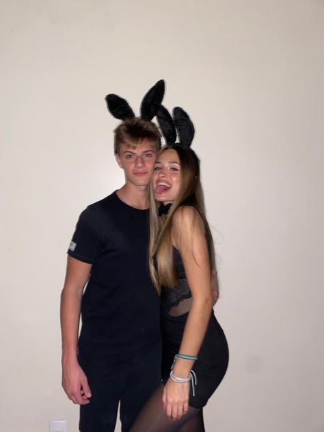 Bunny Couple Costume, Casal Halloween, Euphoria Clothing, Romantic Stuff, Cute Couples Costumes, Halloween Parejas, Costume Inspo, Couples Halloween, Fantasias Halloween