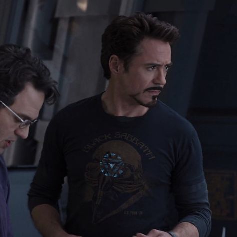 Robert Downey Jr Tony Stark, Tony Stark Working, Tony Stark Smile, Marvel Shifting, Tony Stark Screencaps, Robert Downey Jr Smile, Tony Stark Avengers 2012, The Avengers 2012, Iron Man 2008