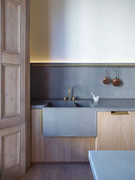 Ladbroke Crescent by McLaren Excell | est living Mclaren Excell, Concrete Bench, Herringbone Backsplash, Concrete Kitchen, Kitchen Trends, Wooden Cabinets, Wood Kitchen, Kitchen Space, Kitchen Style