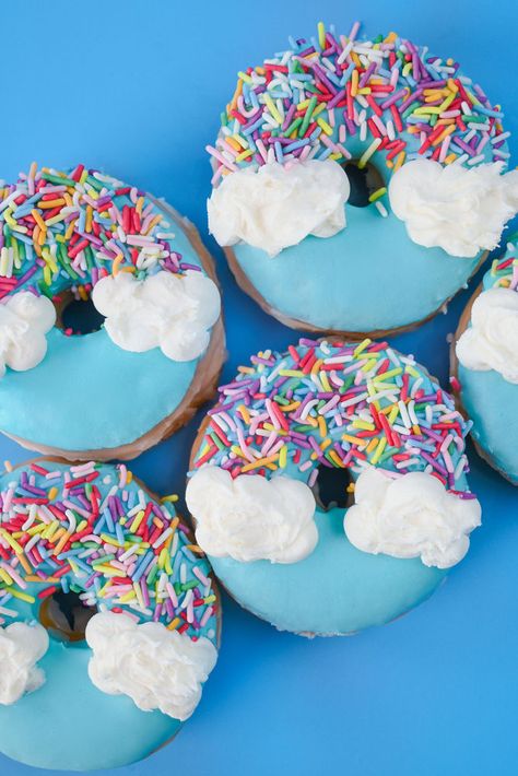 Donat Glaze, Walmart Bakery, Rainbow Themed Party, Donuts Sprinkles, Donut Decorating Ideas, Fancy Donuts, Donuts Gourmet, Rainbow Donut, Donuts Donuts