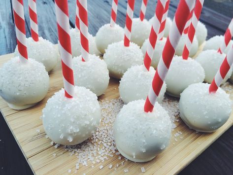 Spice Cake Pops Recipe, Spice Cake Balls Recipe, Spice Cake Cake Balls, Spice Cake Cake Pops, Holiday Cake Balls, Spice Cake Balls, Spice Cake Pops, Edible Snow, Snickerdoodle Cake