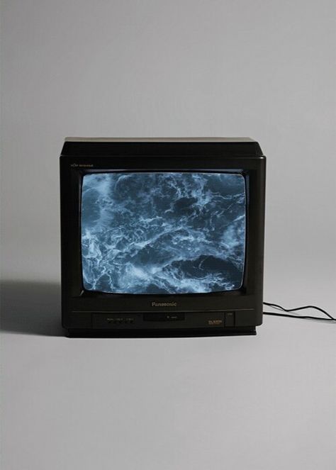 Waves on t.v. Ocean Gif, Nam June Paik, 背景 シンプル, Pics Art, 8 Bit, Blue Aesthetic, Pixel Art, Storytelling, Street Art