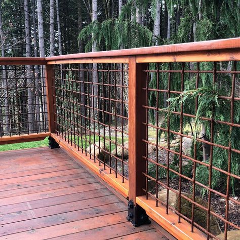 Wire Deck Railing, Rustic Deck, Porch Railing Designs, Wood Deck Railing, Metal Deck Railing, Deck Railing Design, Cattle Panels, Metal Deck, Wild Hog