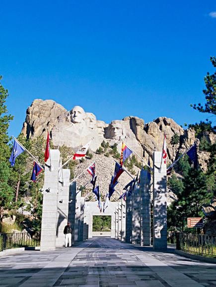 Mount Rushmore National Memorial Mount Rushmore Drawing, Mt Rushmore Road Trip, South Dakota Mount Rushmore, Custer South Dakota, Jewel Cave National Monument, Mount Rushmore National Memorial, Crazy Horse Monument, South Dakota Road Trip, Crazy Horse Memorial