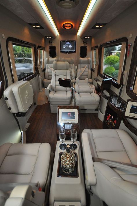 Van Office, Custom Mercedes, Mercedes Camper, Jet Privé, Luxury Motorhomes, Luxury Van, Sprinter Van Conversion, Mobile Office, Luxury Car Interior