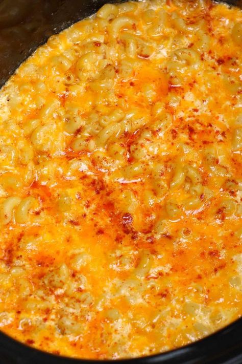 Trisha Yearwood Mac And Cheese, Mac And Cheese Crockpot, Easy Crockpot Mac And Cheese Recipe, Crockpot Mac And Cheese Recipe, Mac N Cheese Crockpot, Macncheese Recipe, Crockpot Mac N Cheese Recipe, Mac And Cheese Recipe Soul Food, Southern Mac And Cheese