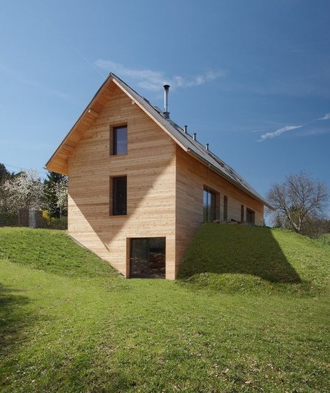 House Built Into Hill, Turf House, Hillside House, Architecture Model Making, Vernacular Architecture, Traditional Building, Cabin In The Woods, House Built, Wooden House