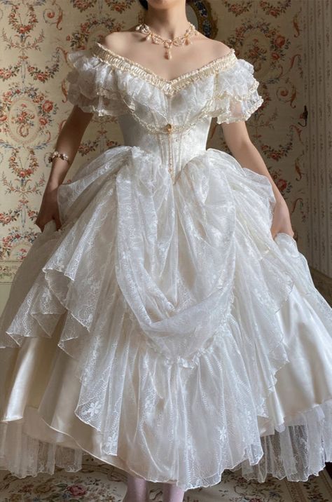 【-Romantic Ruffles-】 Vintage Classic Lolita OP Dress Set

◆ Shopping Link >>> https://lolitawardrobe.com/romantic-ruffles-vintage-classic-lolita-op-dress-set_p7821.html White Victorian Ballgown, Romantic Era Dress, Cocktail Dress Debut, White Victorian Outfit, White Dress Victorian, Old Prom Dresses, Ballroom Dress Gowns, White Victorian Dress, Frilly Dress