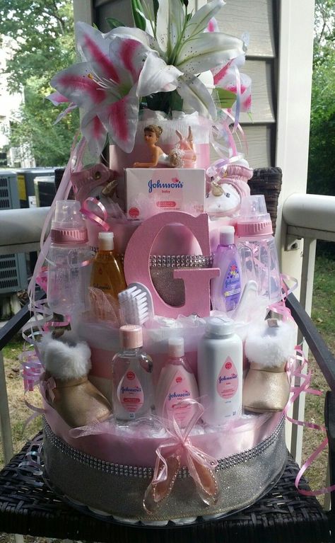 Diaper Cake Baby Girl, Baby Girl Diaper Cake Ideas, Girl Diaper Cake Ideas, Diaper Cakes For Baby Girl, Girl Diaper Cakes, Diaper Cake For Girl, Cake Ballerina, Diaper Cake Ideas, Diaper Cake Girl