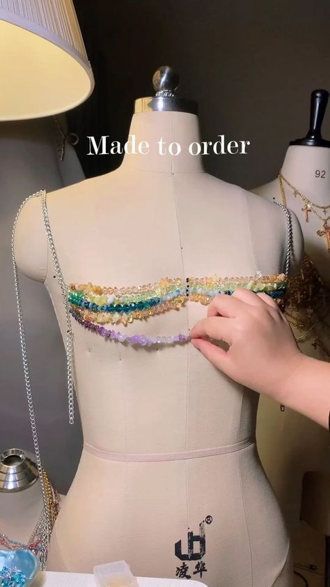 top -  #Top Bead Bra, Rave Fits, Diy Clothes Design, Diy Fashion Clothing, Diy Sewing Clothes, Festival Looks, Beaded Top, Elegant Necklaces, Clothing Hacks