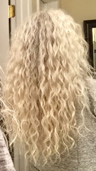 Long White Blonde Hair, Curly White Hair, White Curly Hair, Long Blonde Curly Hair, Pale Blonde Hair, Puffy Hair, Long White Hair, White Blonde Hair, Ice Blonde