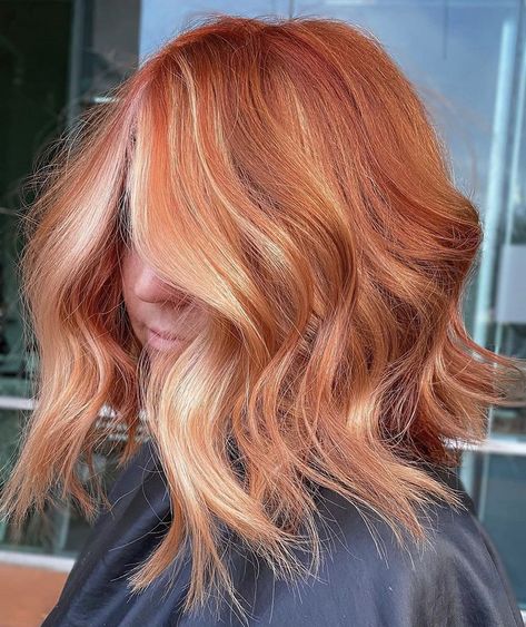 Auburn With Blonde Underneath, Highlighted Ginger Hair, Short Copper And Blonde Hair, Ginger Money Piece Hair, Copper Peekaboo Hair, Copper Balayage Bob, Copper Hair With Highlights, Short Copper Hair, Baby Bangs Long Hair