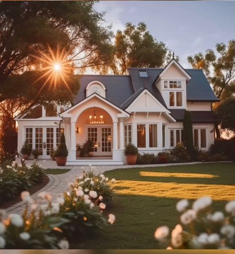 California House Aesthetic Exterior, Home Vision Board House, Dream House Exterior Cottage, Family Homes Exterior, Dream House Exterior Modern Beautiful, American House Aesthetic, Family Home Aesthetic, Suburbia Aesthetic, Future Home Aesthetic