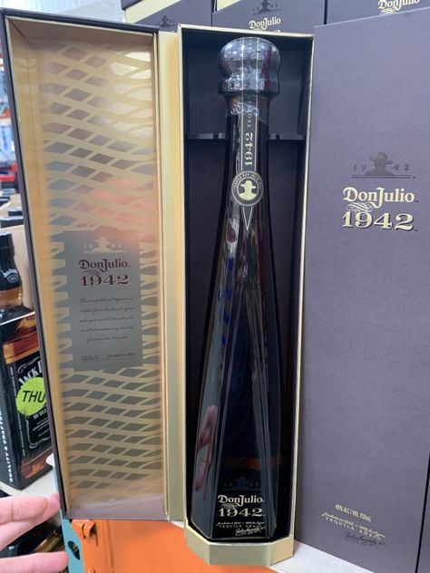 If you're a tequila drinker, you should pick up a bottle of this Don Julio 1942 Tequila from Costco. This is one of the higher end tequila's that Costco carries. I found it next to the Patron and other bottles of Don Julio. It is made in Mexico & was created to celebrate the 60th anniversary of the opening of Don Julio's first distillery. If you check out wine enthusiast, this tequila scores a 98, which is impressive.    #costco #donjulio #donjulio1942 #tequila Donjulio Tequila Aesthetic, 1942 Tequila, Summer Drinks Alcohol Recipes, Skyy Vodka, Pretty Alcoholic Drinks, Alcholic Drinks, Summer Drinks Alcohol, Bistro Food, Silver Tequila