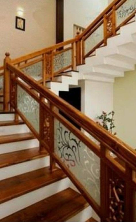 Wooden Railing Stairs, Staircase Glass Design, Reling Design, Wooden Staircase Railing, Wooden Staircase Design, Modern Stair Railing, Staircase Design Modern, Staircase Railing Design, Stairs Design Interior