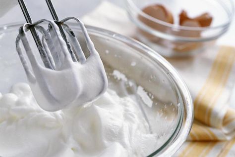 Learn how to make the fluffiest whipped egg whites to enhance your recipes. Basil Cake, Japanese Fluffy Pancakes, Beating Egg Whites, Pretty Cake Stands, Fresh Recipe, Strawberry Basil, Fluffy Eggs, Fluffy Pancakes, Egg Whites