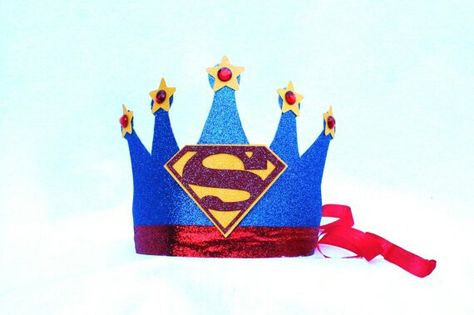 Corona Cisquin Superhero Crown, Crown Baby Boy, Superman Birthday Party, Superhero Cookies, Superman Party, Superman Birthday, First Birthday Crown, Princess Party Favors, Cinderella Party